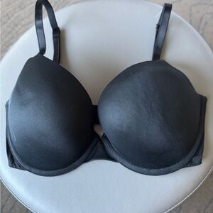 PINK Victoria's Secret Black Wear Everywhere Pushup T-Shirt Bra with Underwire